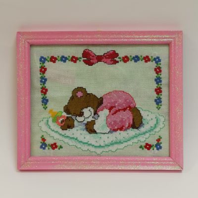 śpiący różowy miś 27x22 cm